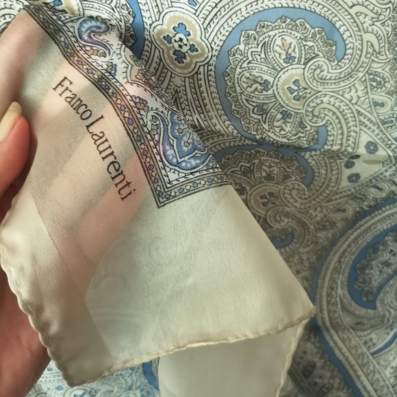 Fancy scarf by Franco Laurenti - Picture 2 of 4